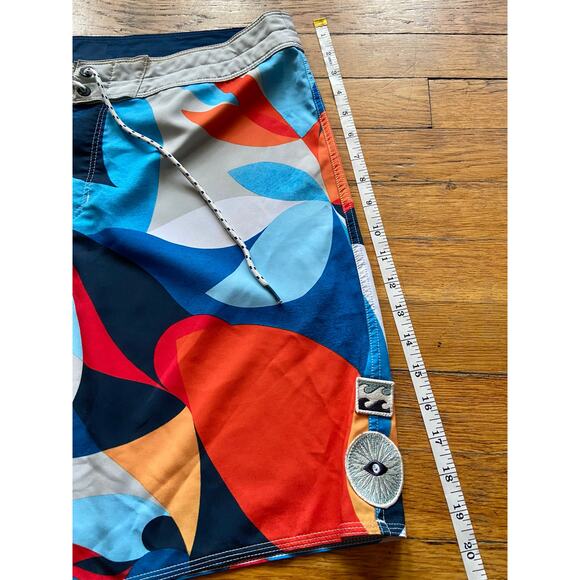 BILLABONG 19" Multicolored Retro Boardshorts sz 34 - Picture 11 of 12